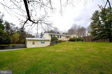 62 Spiceberry Ln, Berkeley Springs, WV 25411 - photo 5