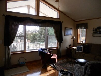 5504 SW Ridgecrest Cir, North Platte, NE 69101 - photo 6