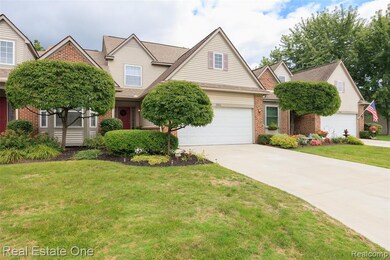 2511 Kerria Dr unit 42, Howell, MI 48855 - photo 2