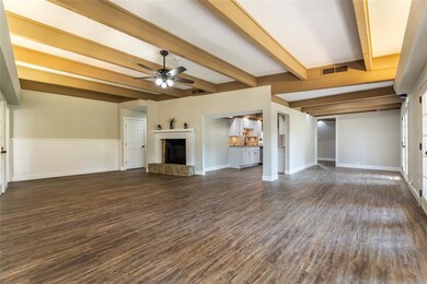 1243 Hilltop Dr, Cleburne, TX 76033 - photo 6