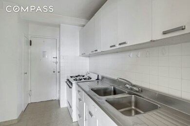 Fordham Hill Oval unit 12C, Bronx, NY 10468 - photo 7