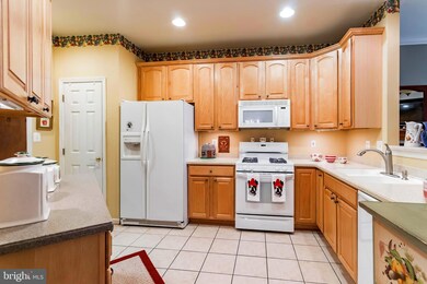 13719 Currant Loop, Gainesville, VA 20155 - photo 7