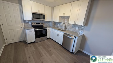 417 E Frankford St, Bethlehem, PA 18018 - photo 3