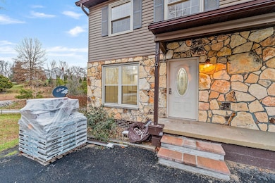 319 Berry Ln, Barboursville, WV 25504 - photo 2