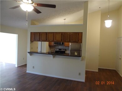 Living Room - Vaulted ceiling, breakfast nook in t