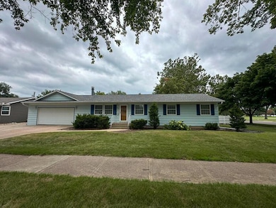 310 15th St SE, Huron, SD 57350 - photo 2