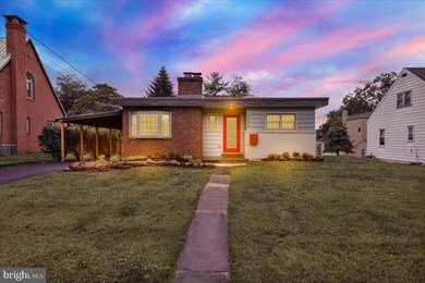 564 Poplar St, Columbia, PA 17512 - photo 2