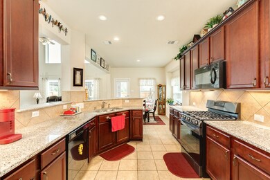 313 Burgundy Dr, Alvin, TX 77511 - photo 5