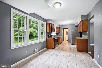 204 Mowbray Rd, Silver Spring, MD 20904 - photo 5