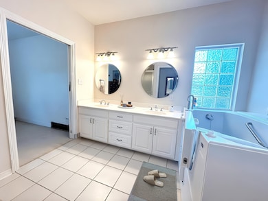 906 Van Winkle Cir, Athens, TX 75751 - photo 5