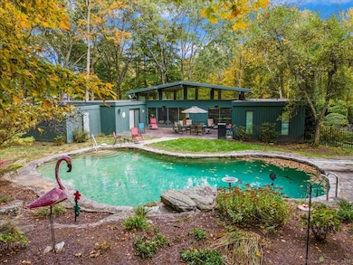 100 E Common Rd, Easton, CT 06612 - photo 3