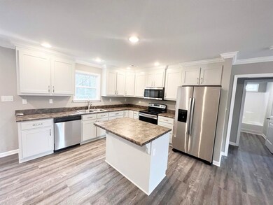 460 Clark Glen Dr, Inman, SC 29349 - photo 4