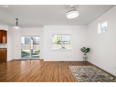 536 Raber Rd, Eugene, OR 97402 - photo 7