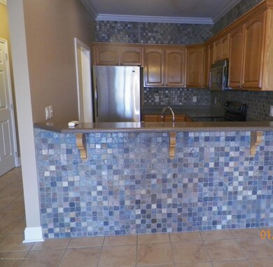 Kitchen/bar area