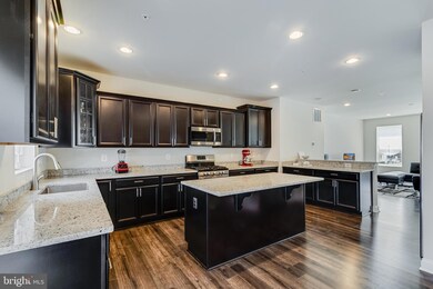 11192 Saint Luke Dr, White Plains, MD 20695 - photo 4