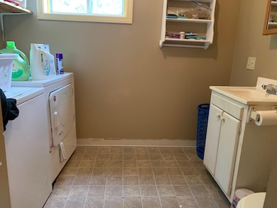 23 Spring St, Franklin, NH 03235 - photo 5