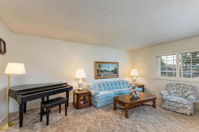 2853 Berwick St Camarillo CA-004-1-Berwi