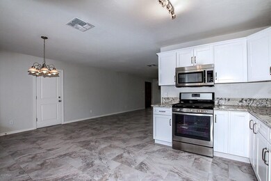 Eat-In Kitchen