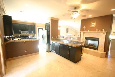 Breakfast Nook - Eating Area