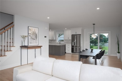 33 Recess Ln, Warwick, RI 02889 - photo 5