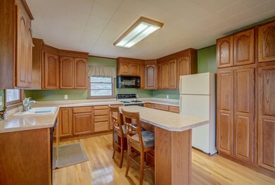 2520 Church St, Cross Plains, WI 53528 - photo 3