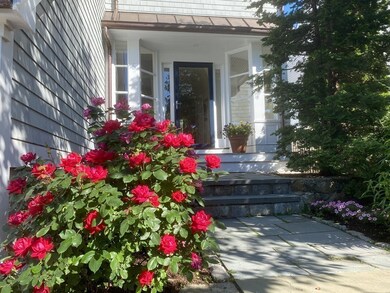 8 Walnut St, Marblehead, MA 01945 - photo 3