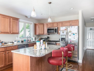 Large granite island counter to enjoy
