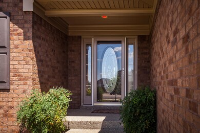 294 Crossfield Dr, Mount Washington, KY 40047 - photo 2