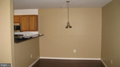 6512 Lake Park Dr unit 202, Greenbelt, MD 20770 - photo 4