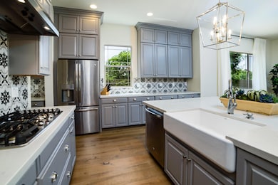 2902 E Bloomfield Prky-8355