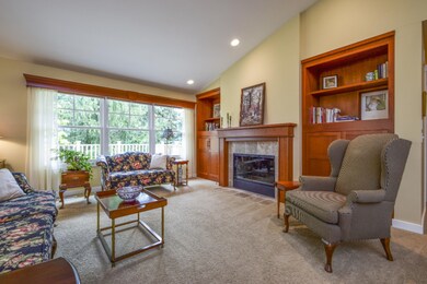 004-photo-living-room-7459211