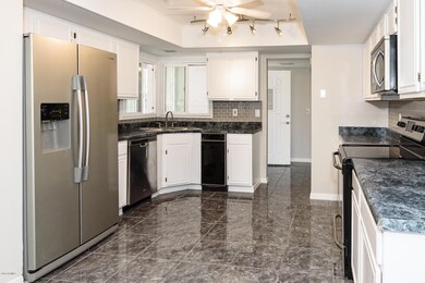 Solano Dr N Real Estate Photos-108