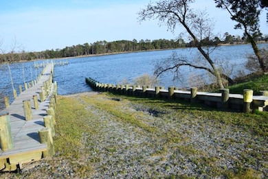 Community Boat Ramp for you boat and kayaks