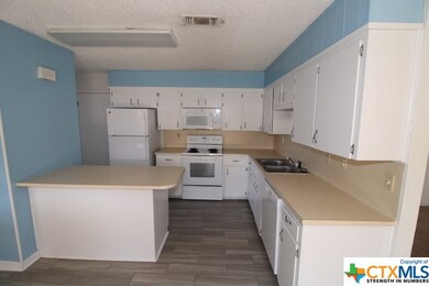 908 Lynn Ln, Copperas Cove, TX 76522 - photo 5