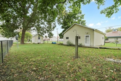 105 S Adams St, Philo, IL 61864 - photo 5