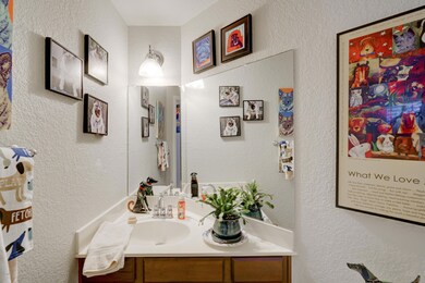 On Suite Den Bathroom