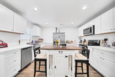 7142 Finch St, Houston, TX 77028 - photo 3