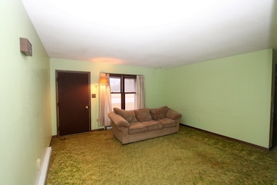 8105 Lawrence Rd, Harvard, IL 60033 - photo 2