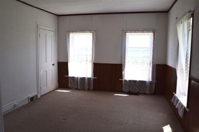 4658 Hwy 92, Rutland, WI 53521 - photo 5