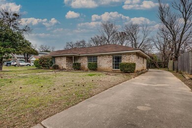 920 Wade Dr, Bedford, TX 76022 - photo 6