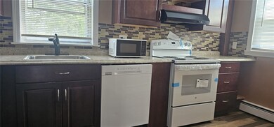 79 Mccabe Ave, Pawtucket, RI 02861 - photo 3