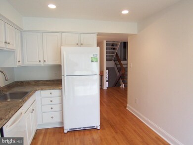 11677 Newbridge Ct, Reston, VA 20191 - photo 4