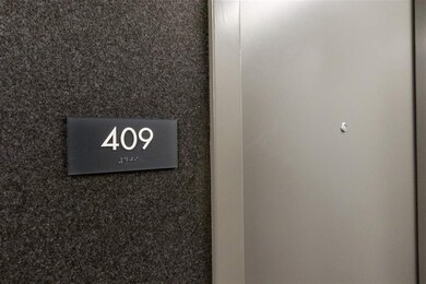 1 University Way unit No. 409, Iowa City, IA 52246 - photo 2