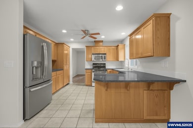 1930 Salmon Run SW, Albany, OR 97321 - photo 4