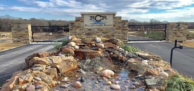 201 Maverick Ct, Granbury, TX 76049 - photo 4