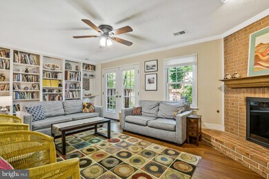 202 Governors Ct, Falls Church, VA 22046 - photo 4