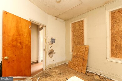 1911 Kossuth St, Camden, NJ 08104 - photo 6