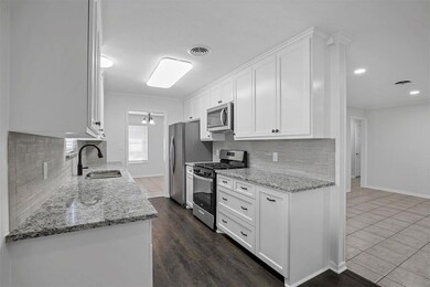 1101 Stanley St, Denton, TX 76201 - photo 3