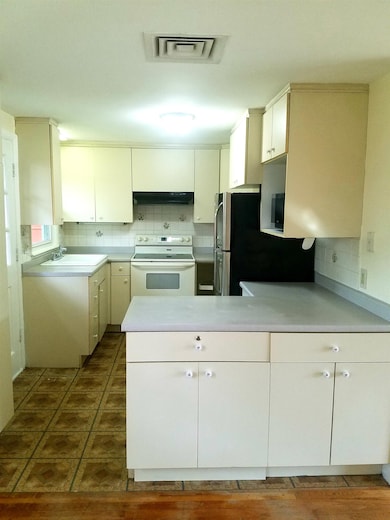 75 Forest Park Dr, Nashua, NH 03060 - photo 4