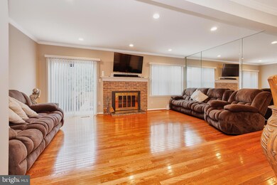 11563 Summer Oak Dr, Germantown, MD 20874 - photo 2